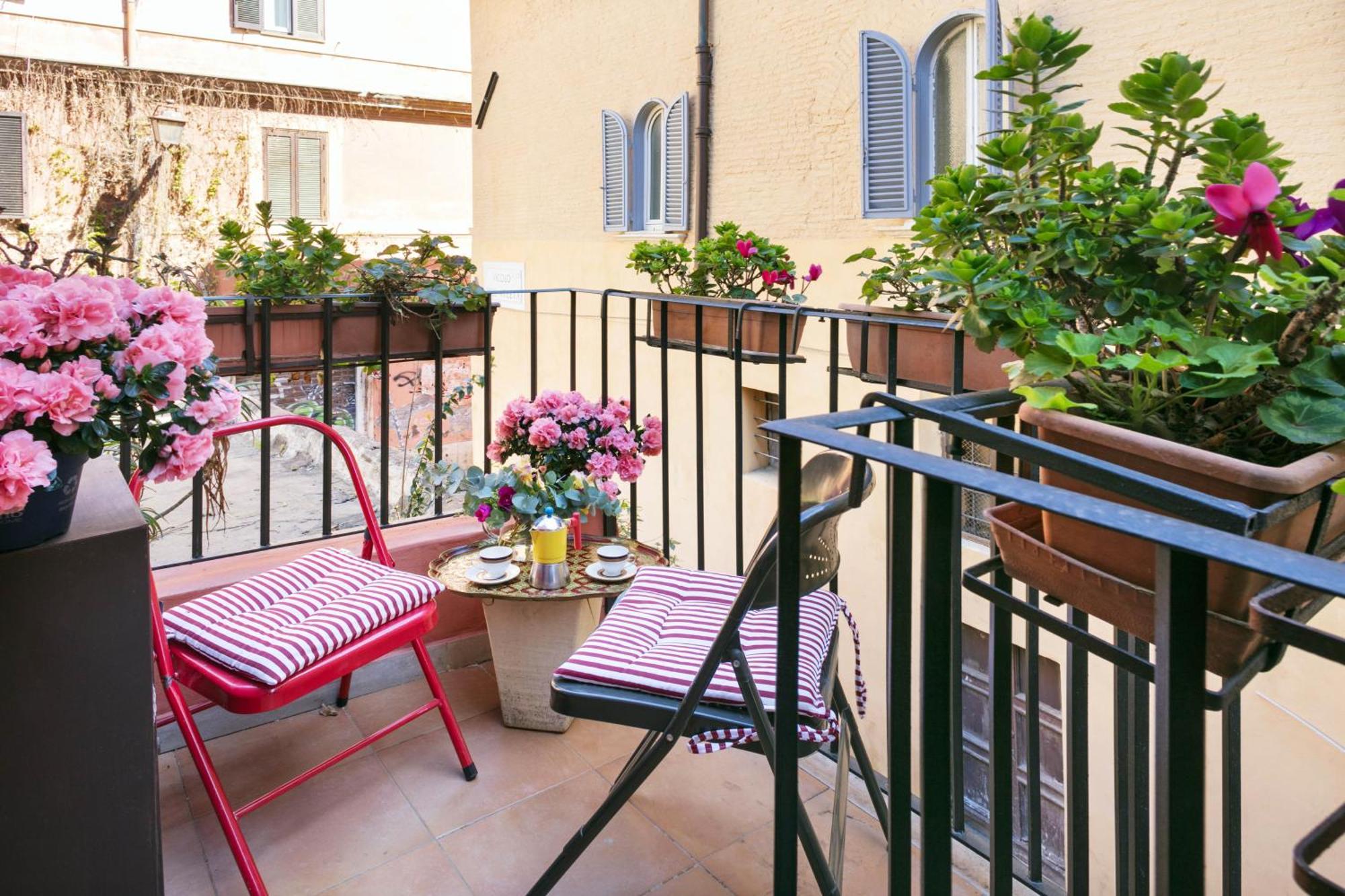 Apartment Trasteverehome - Secret Balcony In The Heart Of Trastevere *